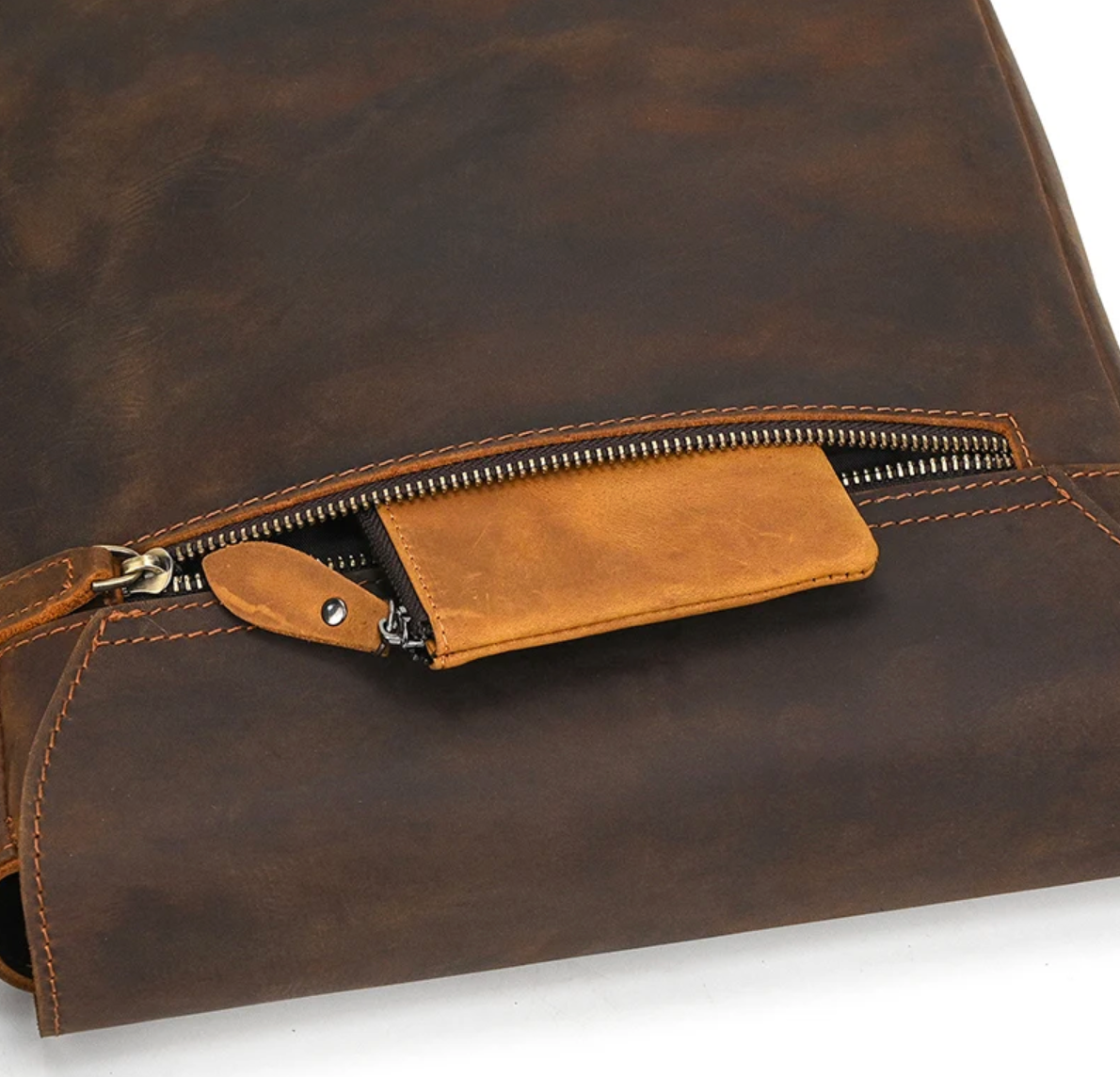 Von Slim Leather Messenger