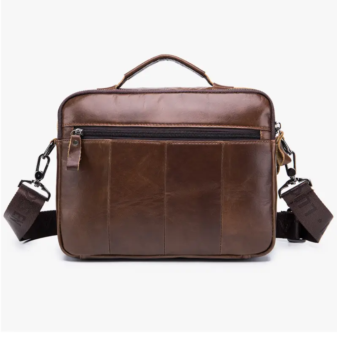 Grady | Classic Leather Shoulder Bag with Vintage Buckle Detail